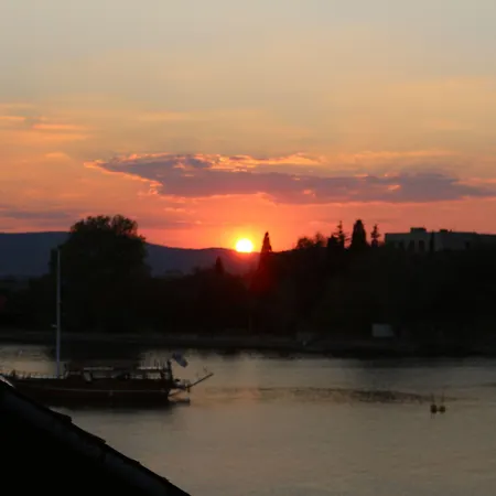 Ваканционна къща лилия Созопол