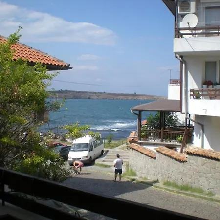 Liliya Σωζόπολη