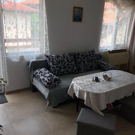 Ваканционна къща лилия *