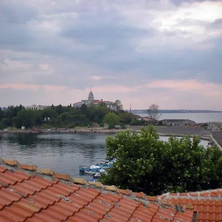 Ваканционна къща лилия