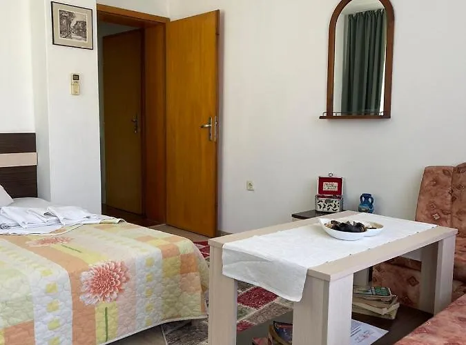 Liliya Semesterbostad *