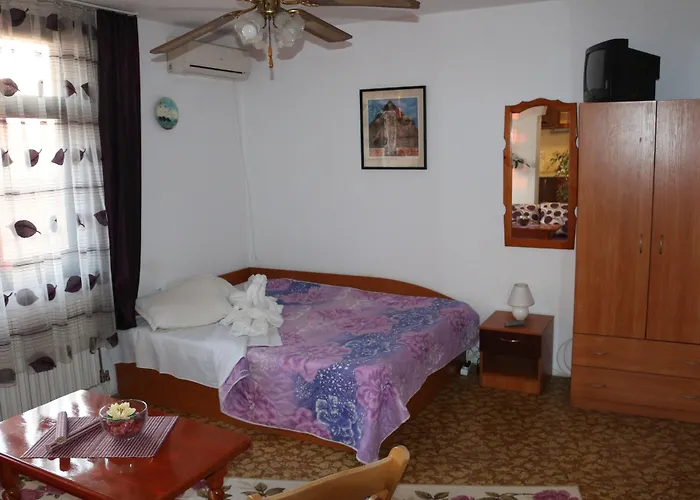 Semesterbostad Liliya *