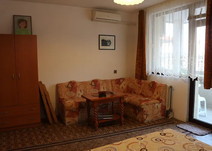 Semesterbostad Liliya *