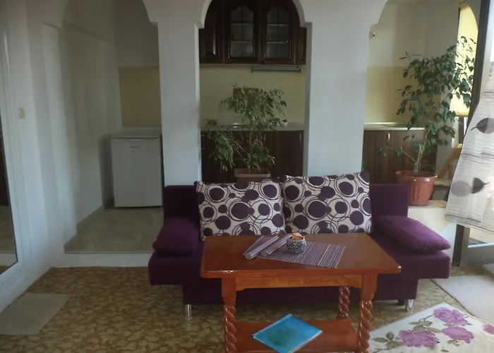 Liliya Semesterbostad